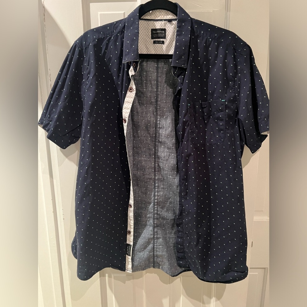 7 DIAMONDS MENS BUTTON DOWN SHIRT.